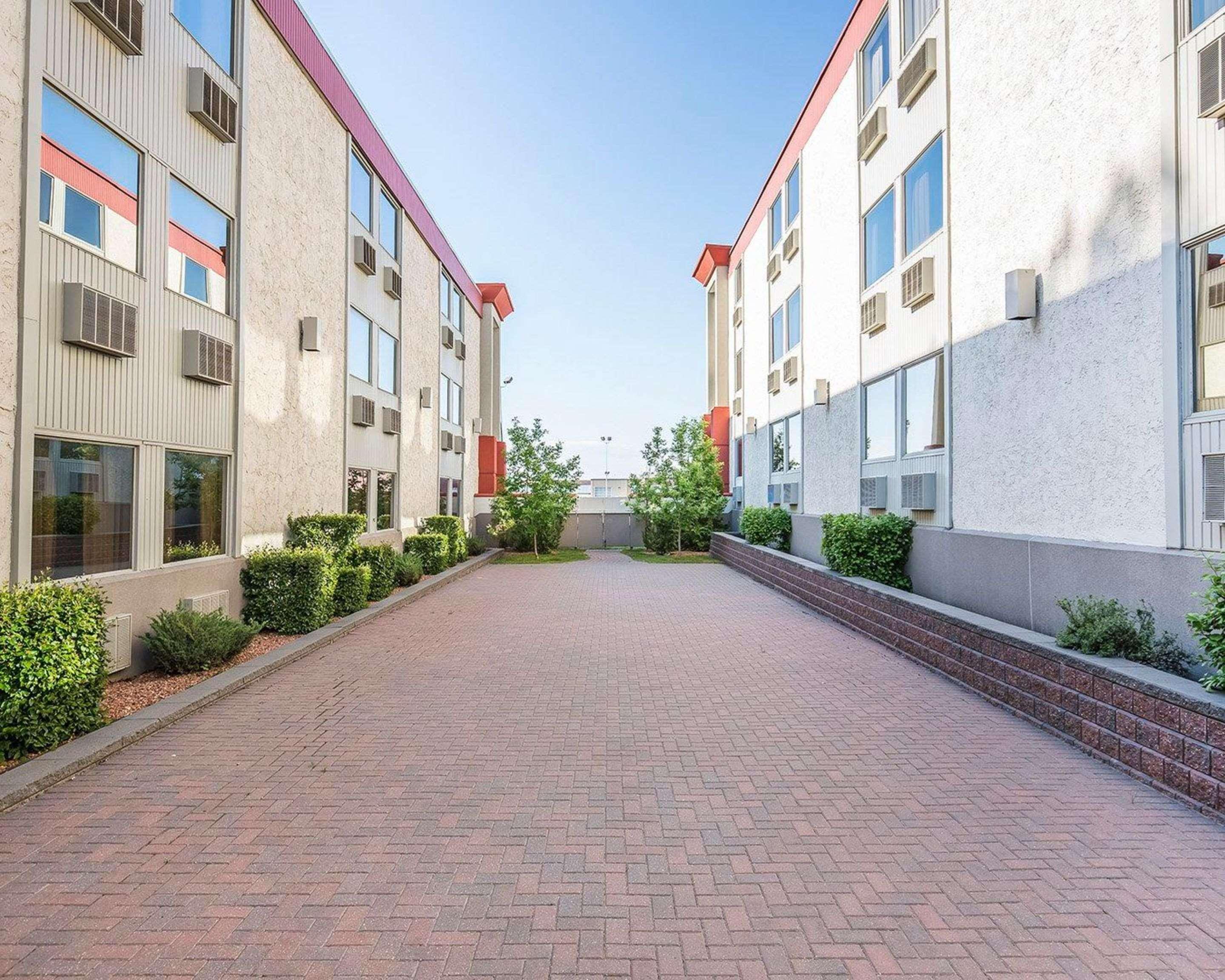 Quality Inn & Conference Centre Red Deer Exterior photo